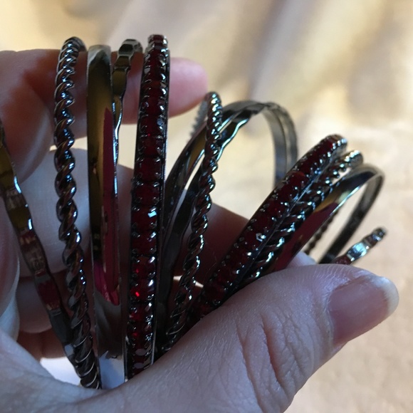 Bangle Bracelets 7" Metal with Garnet gemstones - Picture 4 of 8